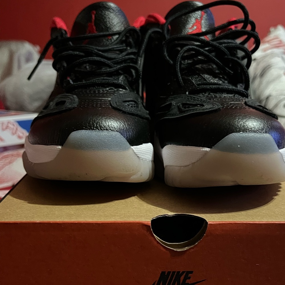 Retro 11’s Low size 9